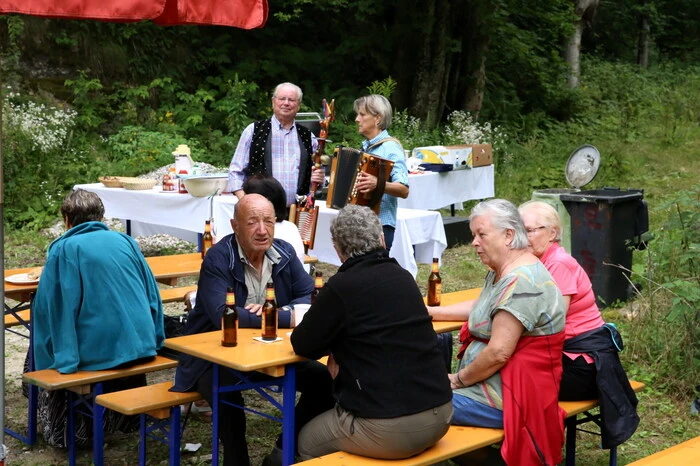 Nach der Feldmesse mit Pfarrer Johannes Pichler wurde das Kneippfest eröffnet. 