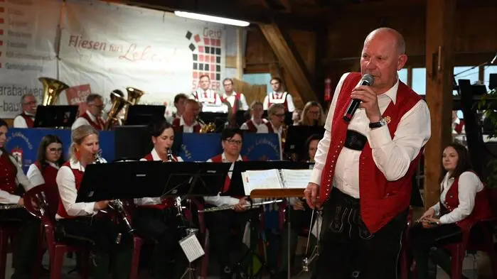 Im Rahmen des Jubiläums fand in der Festhalle St. Salvator ein Konzert statt, das von der Stadtkapelle Friesach unter der musikalischen Leitung von Günther Pachler gestaltet wurde. Die Musikerinnen und Musiker sorgten für einen festlichen Rahmen und begeisterten die Gäste. 