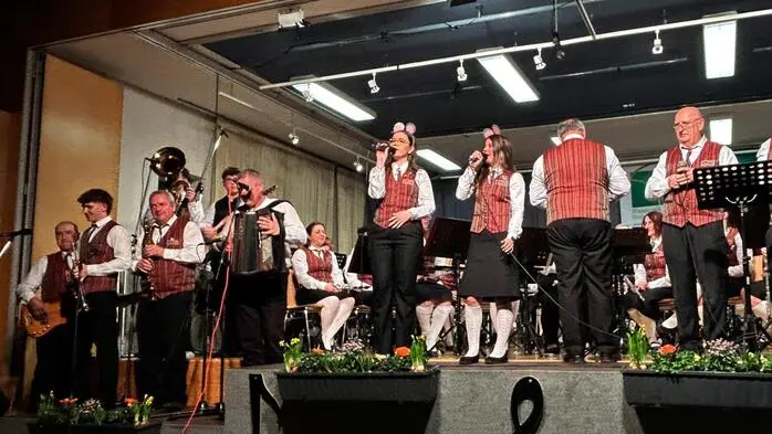 Mit mehr als 50 MusikerInnen lud der Musikverein Therme Bad Loipersdorf an diesem Wochenende zu zwei Frühlingskonzerten.