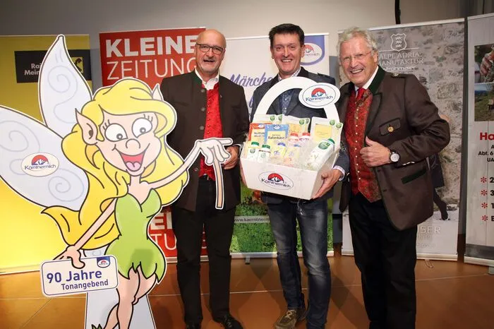 Fest der Stimmen im edu-care Seminarzentrum im Treffen, Bild vlnr. Klaus Glanznig (Bgm. Treffen), Seppi Rukavina (Moderator) und Richi Di Bernardo (Projektleiter)