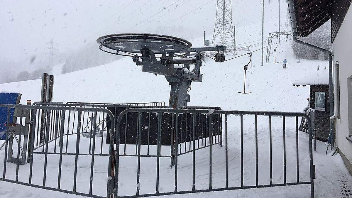 Die Schlepplifte halten den Schneemassen Stand: alle drei Schlepplifte bei den Sonnbergliften sind in Betrieb