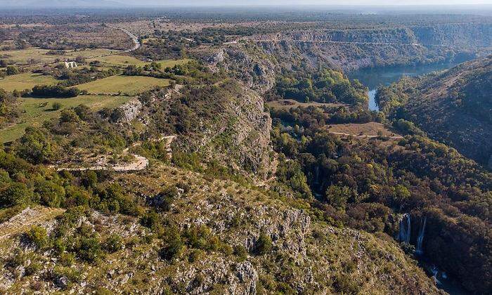 Wildromantische Landschaft und faszinierende Ausgrabungsstätten