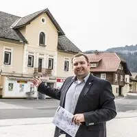 FPÖ-Bürgermeister Gerald Ebner spricht von einer sehr emotionalen und polarisierenden Stimmung vor der Befragung