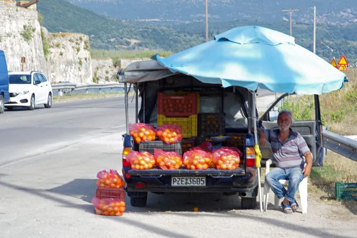 Für den kleinen Hunger zwischendurch kann man sich am Straßenrand mit Obst und Gemüse schnell und unkompliziert versorgen. Die Ware ist fast immer vorzüglich.