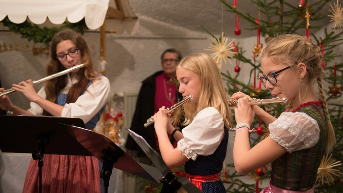Die Eröffnung des 24. Christkindlmarktes wurde musikalisch umrahmt