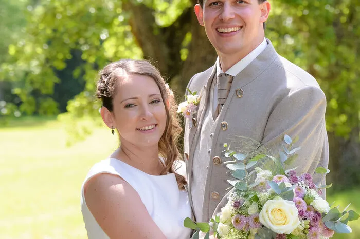 Nach 13 gemeinsamen Jahren haben sich Bettina Plöbst und Stephan Schabelreiter am 18. Juni standesamtlich und kirchlich das Jawort in St. Marein-Feistritz gegeben. Ihre Flitterwochen haben die beiden auf Mauritius verbracht.