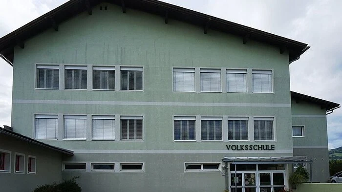 Paternion Volksschule bleibt erhalten Bürgermeister Manuel Müller vermeldete nach Gesprächen mit der Bildungsdirektion, dass der Volksschul-Standort Paternion gesichert ist und erhalten bleibt. Außerdem laufen Adaptierungen im Kindergarten Paternion. „Wir planen die Installierung einer Mutter-Kind-Gruppe.“