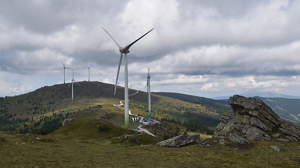 Im Oktober 2017 wurde der Windpark auf der Handalm, auf der steirischen Seite der Koralpe, eröffnet. 13 Windräder, jeweils 120 Meter hoch, wurden gebaut