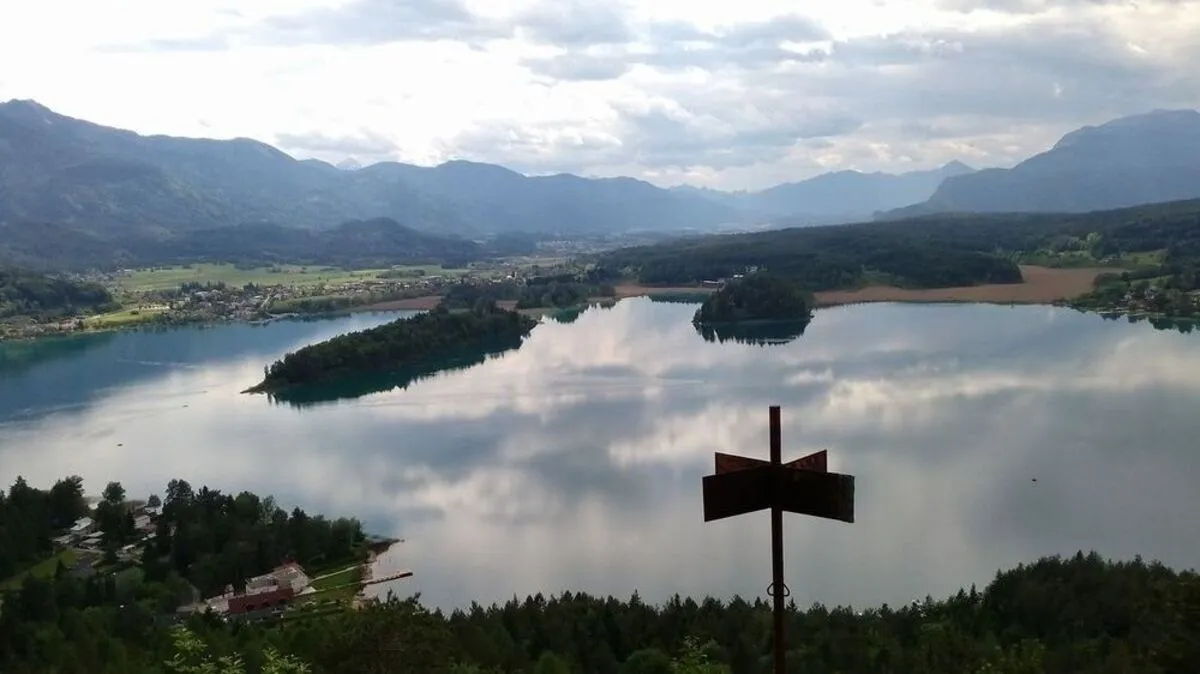 Blick über den Faaker See