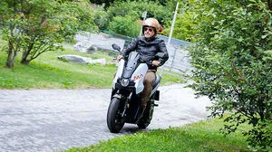 Der Seat Mo hat einen Akku-Trolley eingebaut