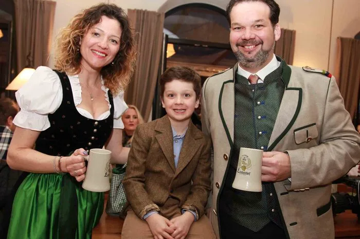 Klicken Sie sich bitte durch die weiteren Bilder!