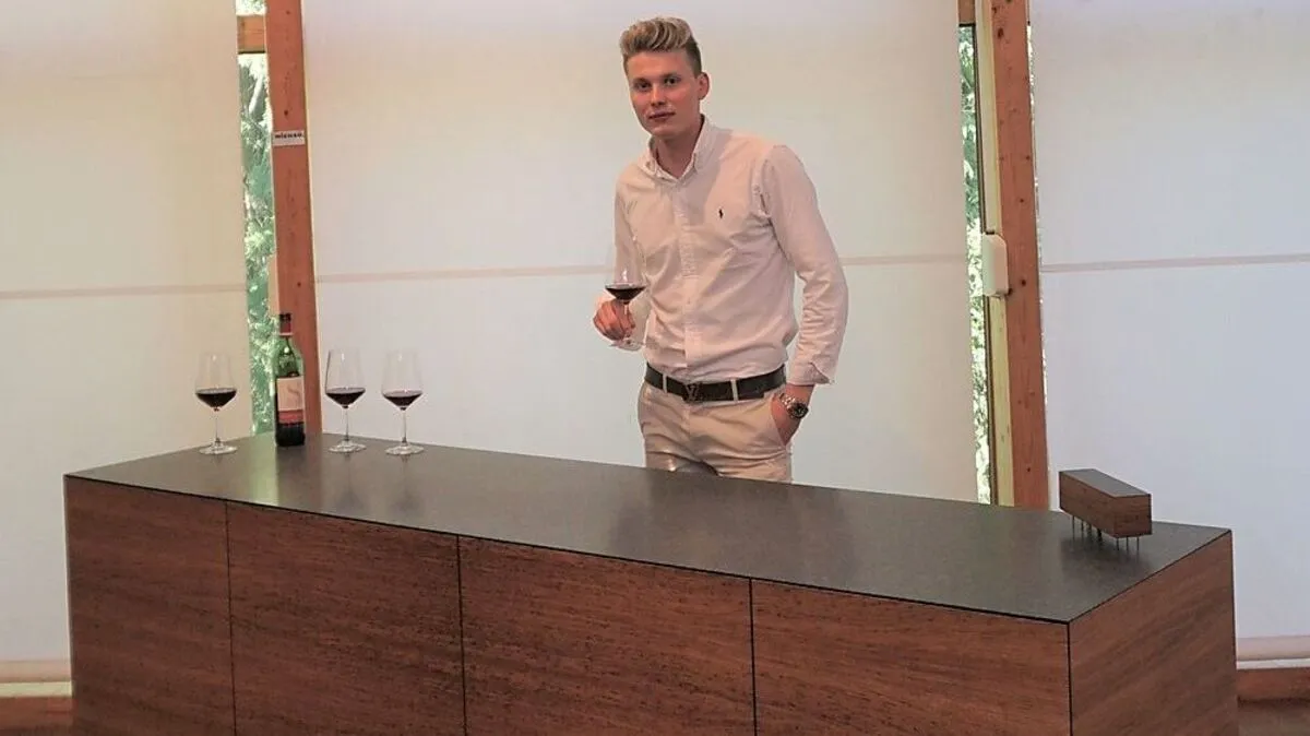 Maximilian Pichler zeigt sein Meisterstück "the sommelier"