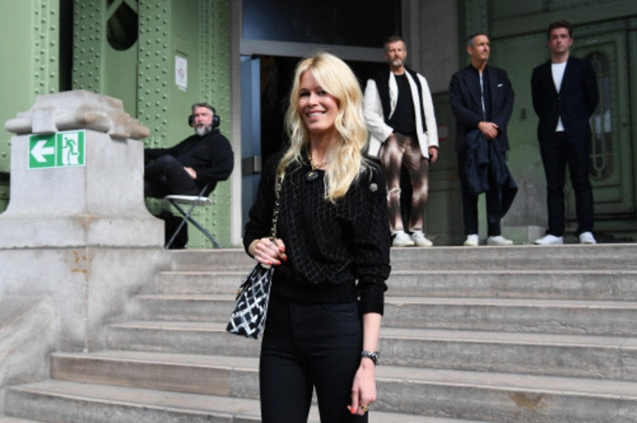 Unter ihnen auch Topmodel Claudia Schiffer. Sie galt als große Muse des Modeschöpfers