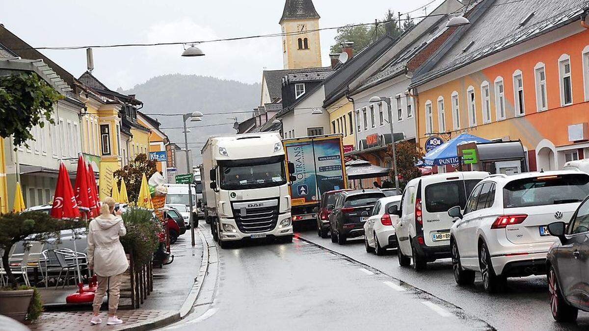 Die Verkehrsbelastung sei enorm, beklagen Anrainer 