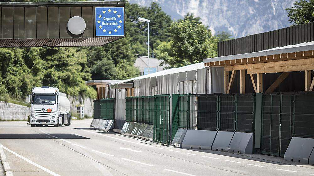 Der Grenzübergang Thörl-Maglern im Sommer 2018. Einige Monate später wurden Zelte und Container abgebaut. 2020 könnten sie wieder in Betrieb genommen werden