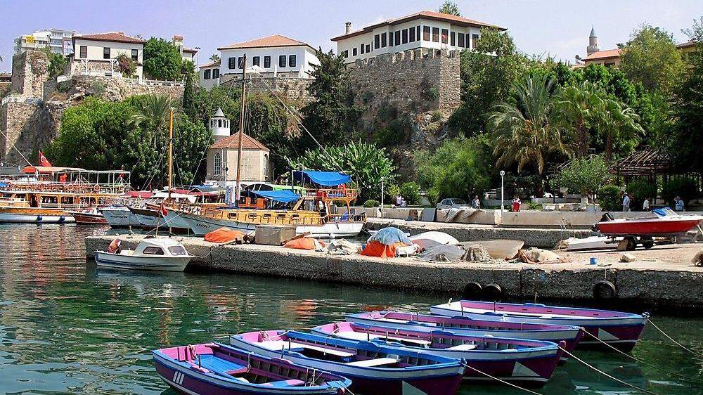 Weder die perfekte Urlaubskulisse noch die günstigen Preise oder der gute Service in den Hotels am Mittelmeer können so viele Touristen nach Antalya locken wie in den vergangenen Jahren