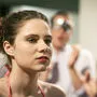 Helen Barke spielt eine junge Frau, die als Pornodarstellerin Geld verdient