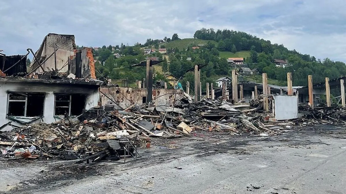 Ursache für den Brand war ein chemische Reaktion. Der Schaden soll mehrere Millionen Euro betragen