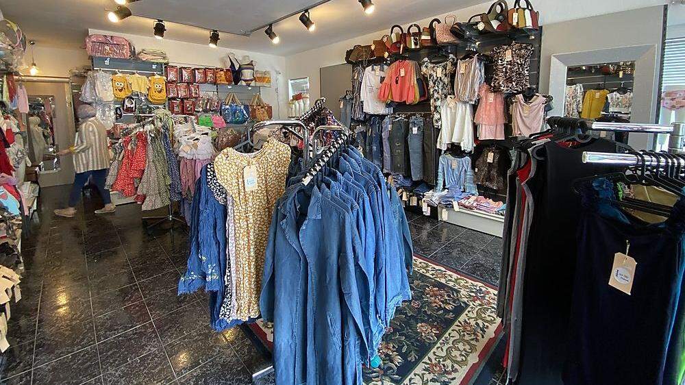 Im neuen Modegeschäft ´I &M´ von Besitzerin Manal Al Sdawe gibt es Kleidung und andere Waren speziel für Kinder und Frauen