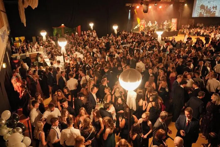 Musik, Tanz und Partystimmung bis in die frühen Morgenstunden garantiert.