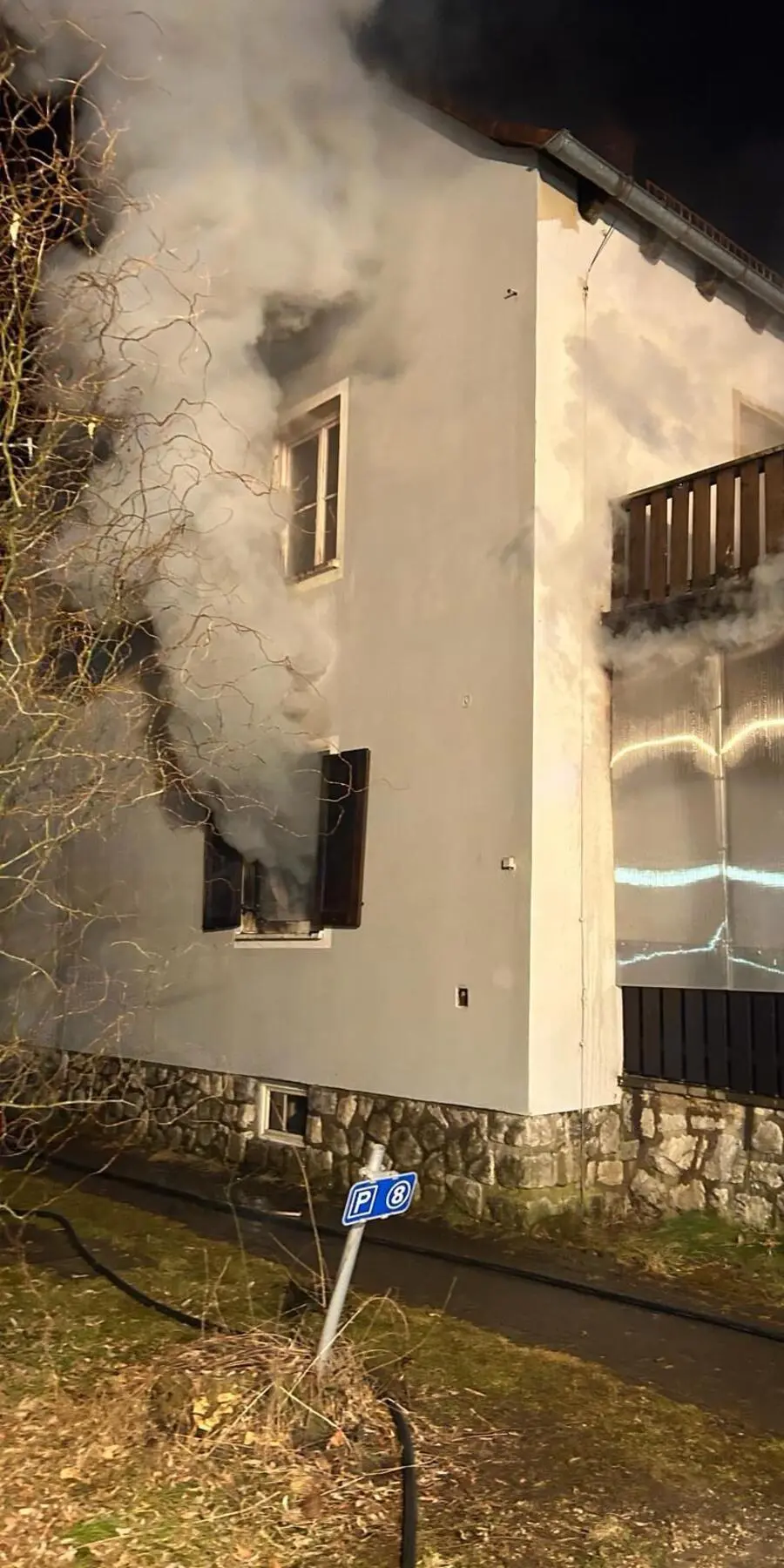 Brand in Wohnung: Betrunkener rauchte Zigarette und fllte daneben  Treibstoff ab