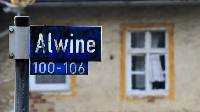 Die Siedlung Alwine in Brandenburg ist für 140.000 Euro versteigert worden.