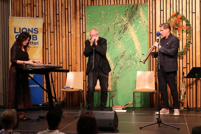 Das musikalische Programm gestalteten Silvia Igerc, Arthur Ottowitz, Edgar Unterkirchner, Maria und Helmut Stippich, so wie als Überraschungsgast Stefan Lichtenegger am Schlagwerk.