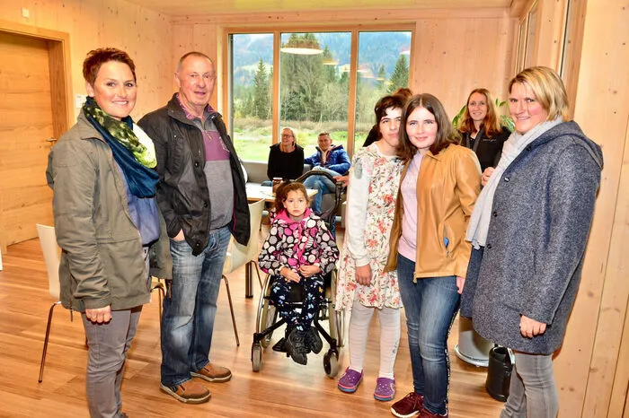 Viele Besucher nutzten die Möglichkeit zur Besichtigung der neuen Tageswerkstätte.