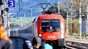 Schnellzüge fahren am Bahnhof Stainach-Irdning derzeit nur in Richtung Bischofshofen und Graz ab