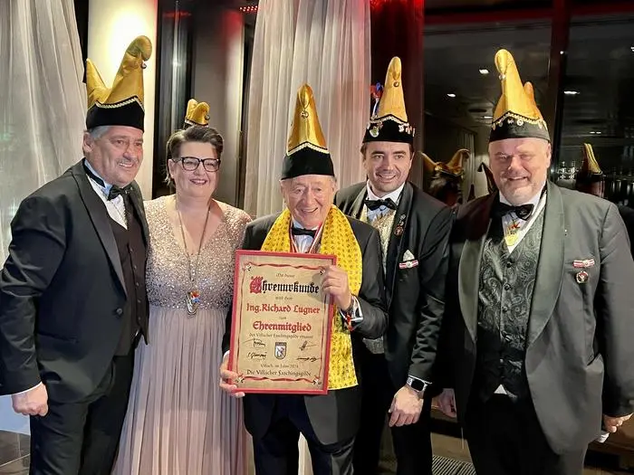 Erst im Februar dieses Jahres nahm Richard Lugner die Ehrenmitgliedschaft der Villacher Faschingsgilde entgegen