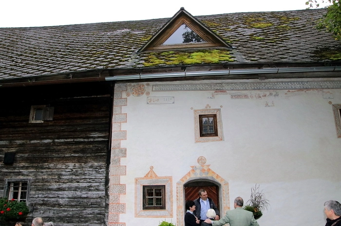 An beiden Führungen von Ernst Lasnik beim Gradener Ritterhaus nahmen zahlreiche Interessierte teil.
