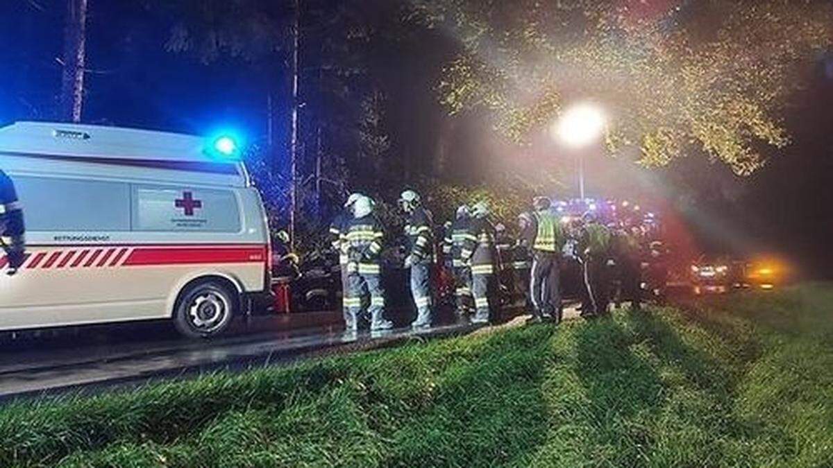 Der Unfall ereignete sich auf regennasser Fahrbahn 