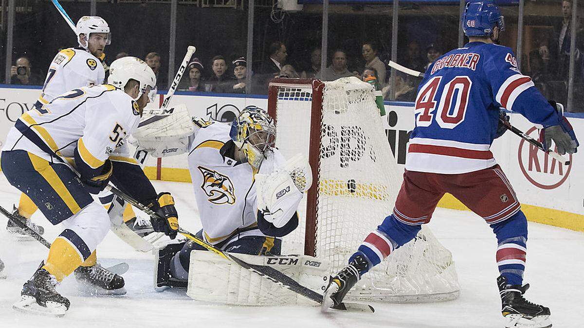 Schon wieder zappelt der Puck im Tor. Michael Grabner mit seinem 26. Saisontreffer für die New York Rangers