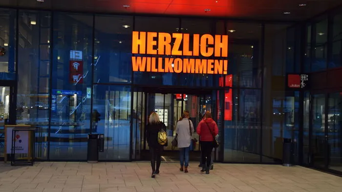 Schon um 7 Uhr morgens öffnete das ELI, als erstes Geschäft der Media Markt...