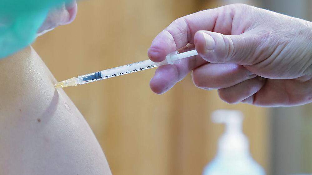 Ab 18. Jänner kann sich dann jeder für eine Coronaimpfung vormerken lassen.