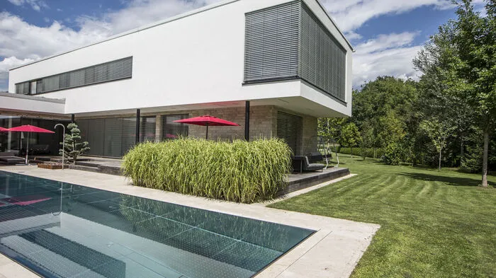 Klotzen statt kleckern: Die Villa gibt's um rund 1000 Euro pro Nacht.