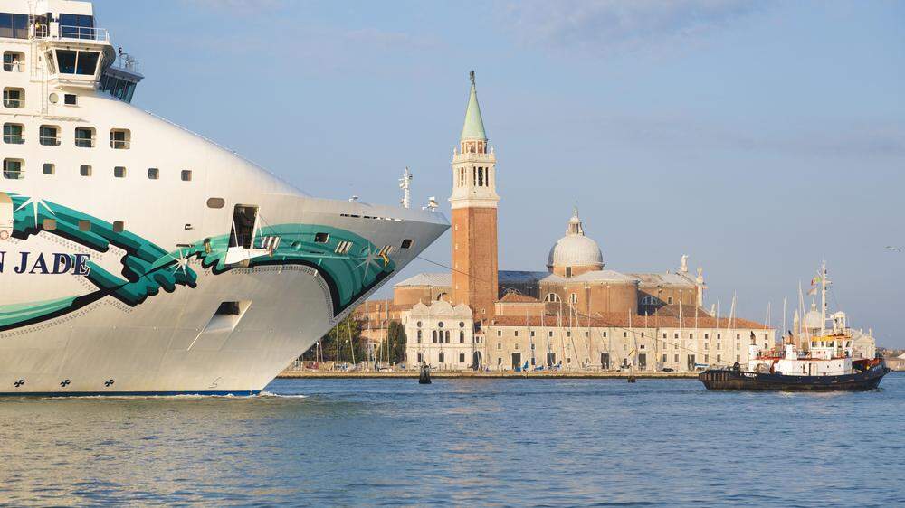 Das Kreuzfahrtschiff Norwegian Jade verlässt Venedig