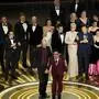 The Daniels räumten insgesamt sieben Oscars für ihre Sci-Fi-Komödie "Everything Everywhere All At Once" ab