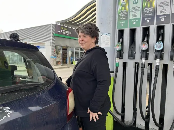 Als Pendlerin vergleicht Patrizia Schwarzbauer aus Bad Radkersburg die Spritpreise ganz genau. Meistens tankt sie in Slowenien