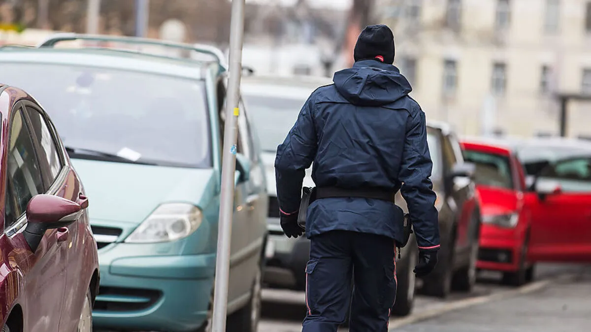Es gibt keine Parkgebühren bis zum 16. Jänner, eine Parkuhr mit Ankunftszeit muss trotzdem hinterlegt werden