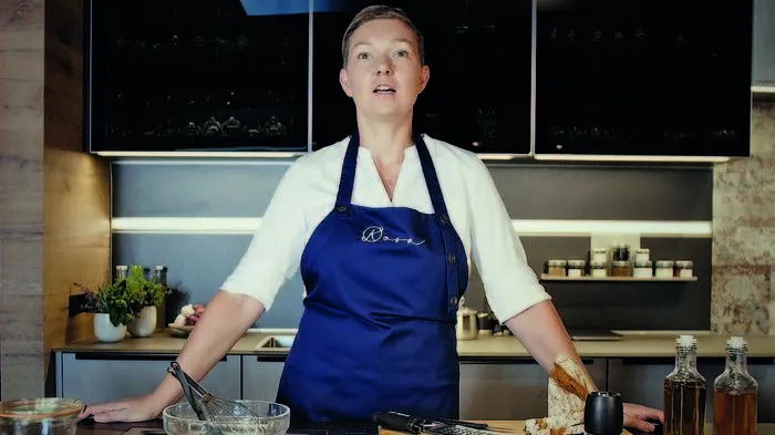 Sandra Kolleger von „Kosa kocht“: Starten Sie das Kochvideo, indem Sie diese Zeitungsseite mit Ihrem Smartphone scannen!