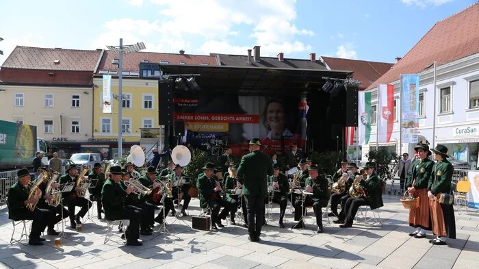 Für beste musikalische Unterhaltung sorgte der Musikverein Göss, die Trachtengruppe Steirerherzen Seegraben sowie die Jungen Paldauer.