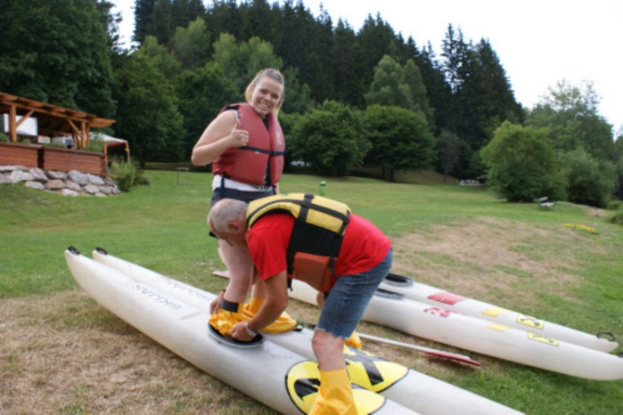 Gelbe Manschetten sorgen dafür, dass kein Wasser in das Skijak rinnt.