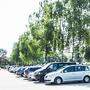 50 Personen in rund 20 Fahrzeugen trafen sich am Parkplatz vor dem Strandbad Klagenfurt. Die Polizei schritt ein (Archivfoto)