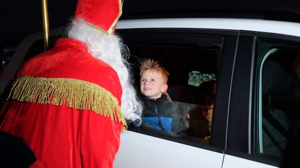 Der Nikolaus klopfte in diesem Jahr an der Autoscheibe