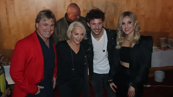 Marc Andrae, Michelle, Manuel Spitzer und Nathalie Holzner (v.li.) waren ein Teil des bunten Programms des Schlager-Events in der JUFA-Arena in Bleiburg.