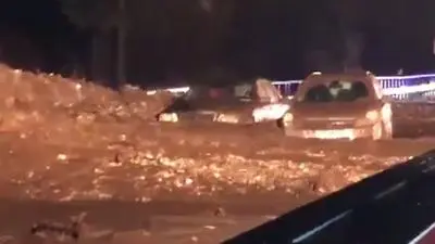 Die Mure am Brenner traf mehrere Autos