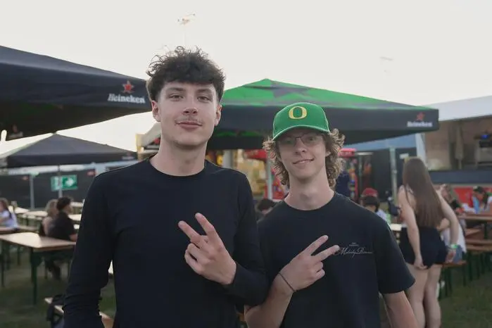 Mit dem Sonnenuntergang startete die große Aftershow-Party, bei der ein Live-DJ den Jugendlichen einheizte und für eine ausgelassene Stimmung sorgte.
