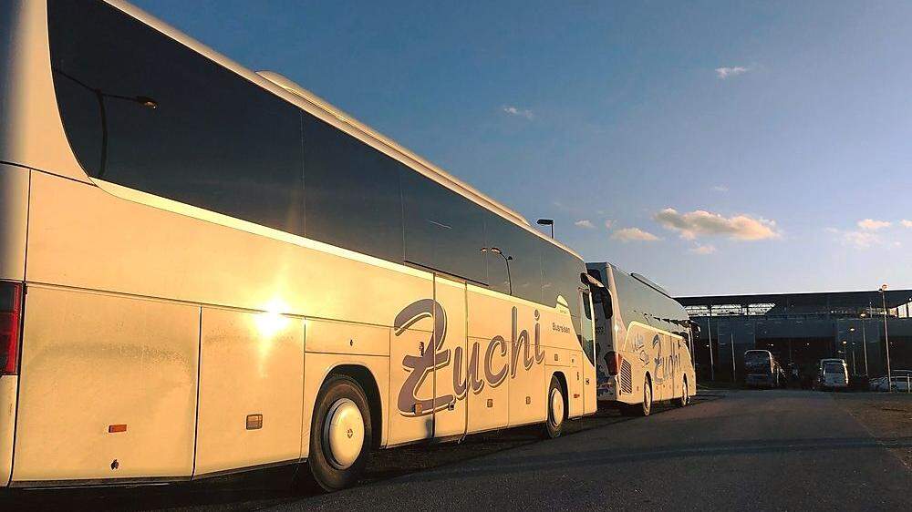 Auch die Flotte von Zuchi-Bus steht still
