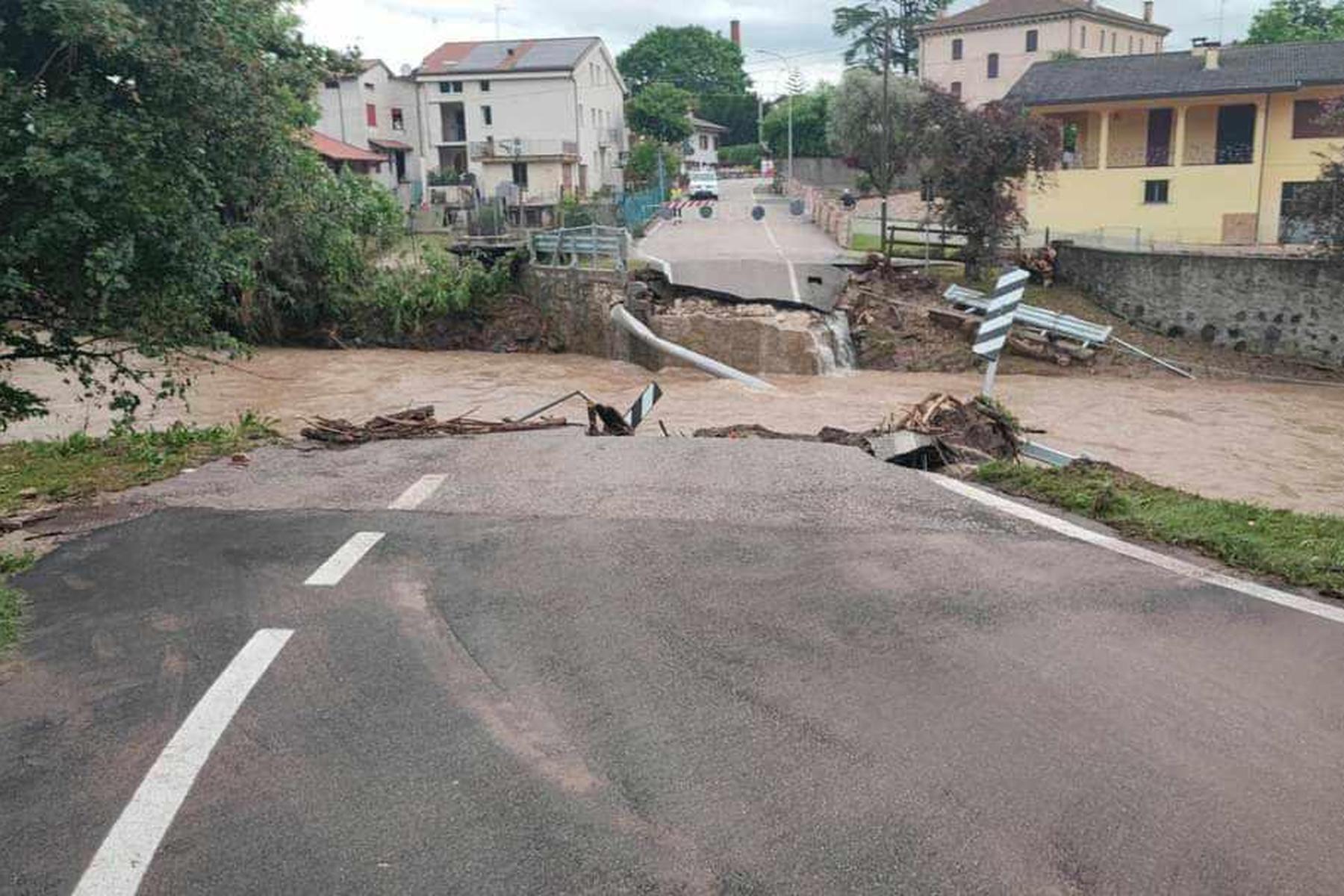 Italien: Brücke weggebrochen: Schwere Unwetter in Friaul und Venetien
